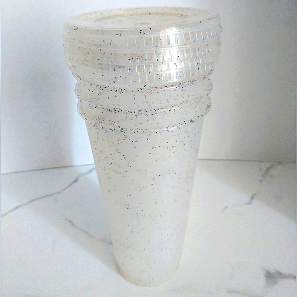 New w/o Box 4 - 24oz. Plastic Reusable Cups With Lids - Frost w/Rainbow Speckles - Picture 4 of 4